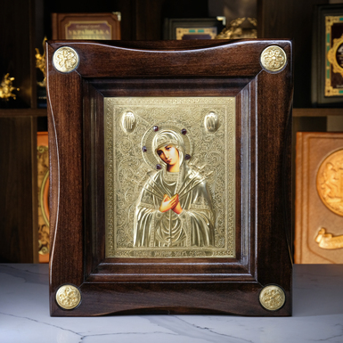 Икона с позолотой в деревянной рамке "Семистрельная"