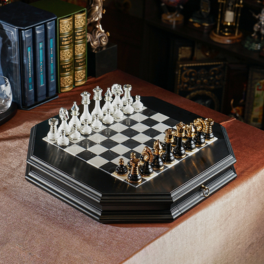 Шаховий набір "Pinnacle" з дерев'яною дошкою (46х46 см) та фігурками з позолотою та посрібленням від ITALFAMA