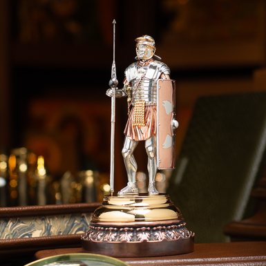 Статуэтка ручной работы "Римский легионер II века н.э. с копьем" из смолы, медения, серебра, позолоты 24 карата, патинирование от Евгения Епура