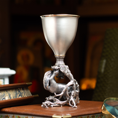 Серебряный бокал с бриллиантами "Конь" от Lobortas