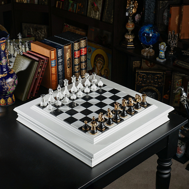 Шаховий набір "Checkmate Prime" з мармуровою дошкою ручної роботи та фігурками з позолотою та посрібленням від ITALFAMA