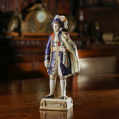 Порцелянова французька статуетка "Придворний" (1961-1971 рр.)