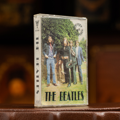 Колекційна вінтажна аудіокасета The Beatles