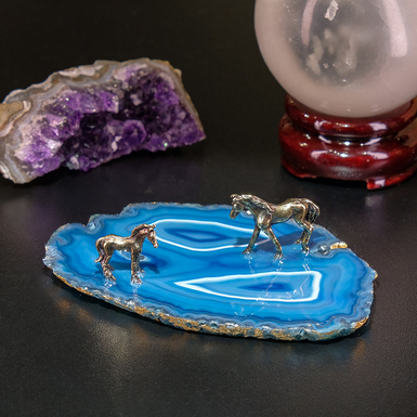 Мініатюра з двома фігурками коней на підставці з агату із золотою поталлю "The rhythm of the wind" (синій)