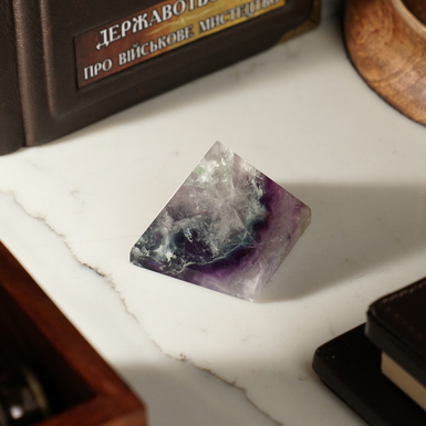 Піраміда з флюориту "Магія" від Stone Art Designe (77 г)