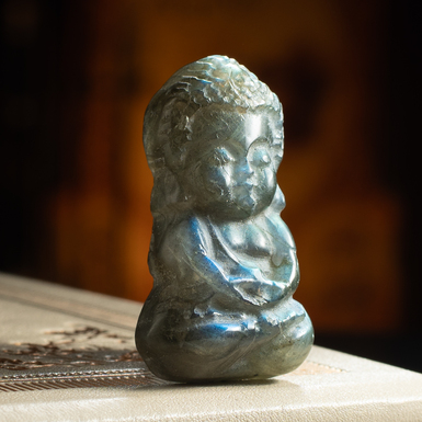 Миниатюрная статуэтка Будда из лабрадорита от Stone Art Designе (15 г)