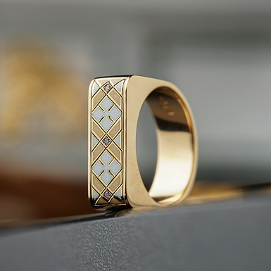 Золотое кольцо с эмалями и бриллиантами "Новая Украина" (размер 17,5) от Lobortas