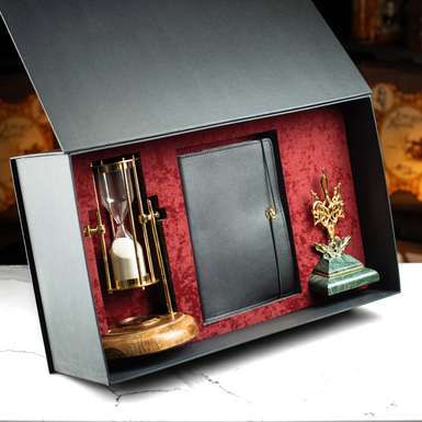 Gift set: "Strategist" diary, vintage "Royal Compass - 1953" hourglass, designer figurine of the Coat of Arms of Ukraine Trident, and a gift box