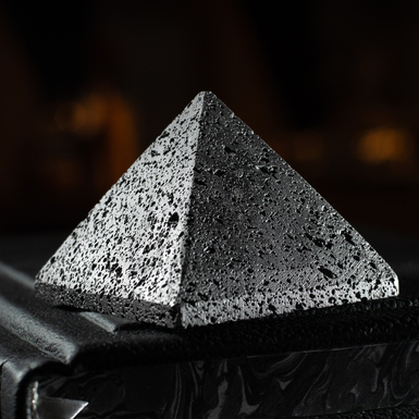 Піраміда з вулканічної лави Mercury від Stone Art Designe (297 г)