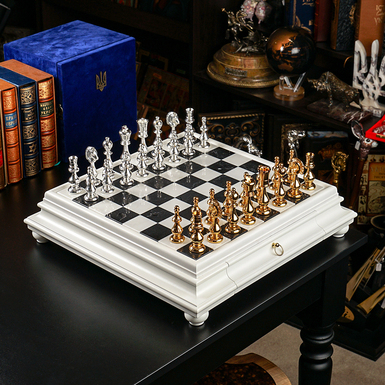 Chess set "Timeless Battle" with wooden board and gold and silver-plated pieces from ITALFAMA