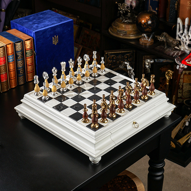 Шахматный набор "Royal Legacy" с деревянной доской и фигурками с позолотой и серебром от ITALFAMA