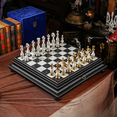 Шахматный набор "Throne of Legends" с деревянной доской и фигурками с позолотой и посеребрением от ITALFAMA