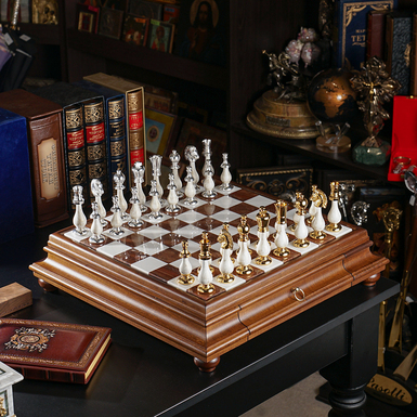 Шаховий набір "Grand Tradition" з дерев'яною дошкою та фігурками з позолотою та посрібленням від ITALFAMA