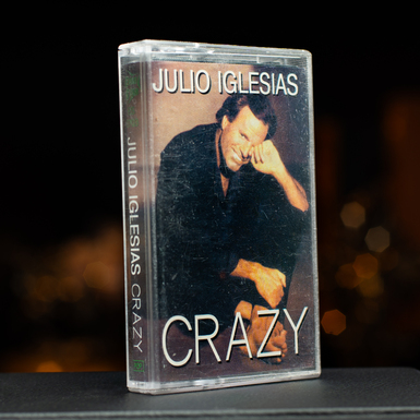 Колекційна вінтажна аудіокасета Julio Iglesias – Crazy