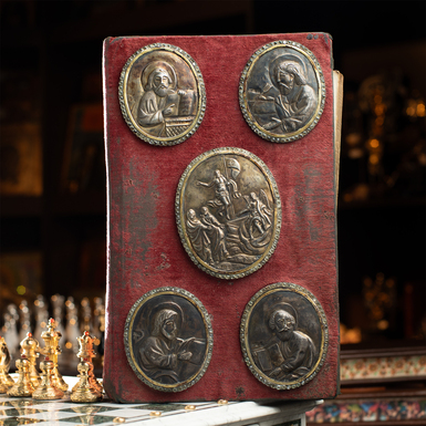 Holy Altar Gospel from the late 18th century with silver overlays (in its original form, without restoration)