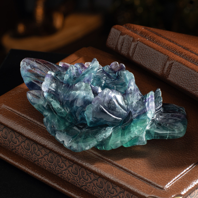 Декоративний кристал флюориту у формі квітки "Petal" від Stone Art Design (758 г)