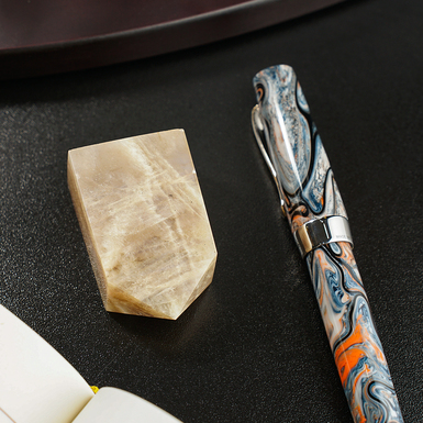 Обеліск із місячного каменю "Молоко" від Stone Art Designe (90 г) 