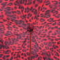 дизайнерский зонт в магазине подарков