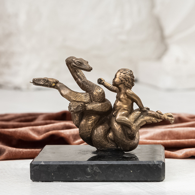 бронзовая скульптура мальчик со змеями
