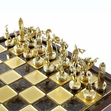 светлые шахматные фигуры Греческая мифология