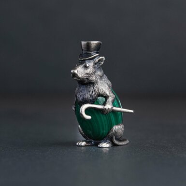 Buy a statuette of a mouse