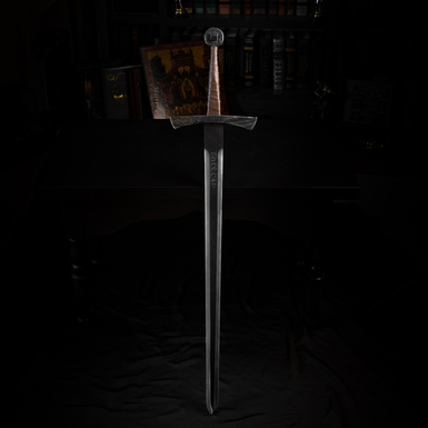 эксклюзивный меч из чёрной стали