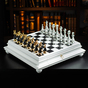 игра в шахматы фото