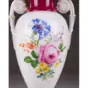 фарфоровая ваза с цветами
