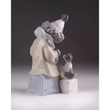 porcelain figurine from Lladro as a gift
