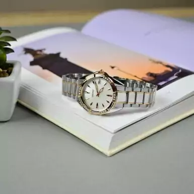 Женские часы с бриллиантами от SEIKO