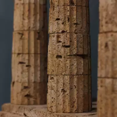 деревянная статуэтка