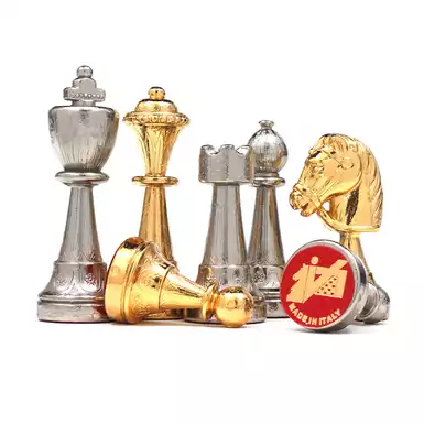 фигуры для шахмат с позолотой и серебром