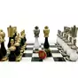 шахматы в черно белом стиле