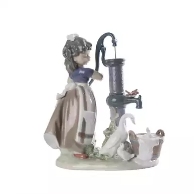 фарфоровая статуэтка девочка с утками