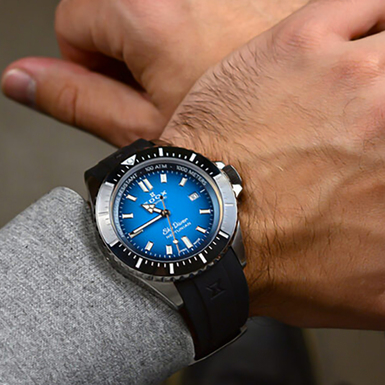 чоловічий наручний годинник з водозахистом