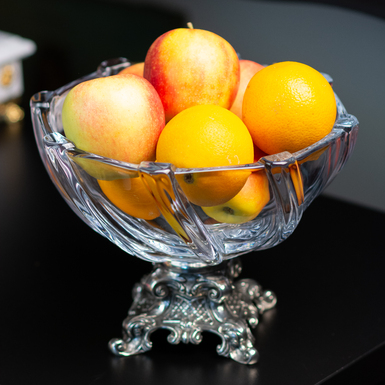 чаша с фруктами