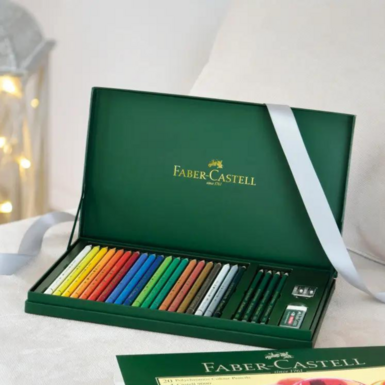 комплект кольорових олівців