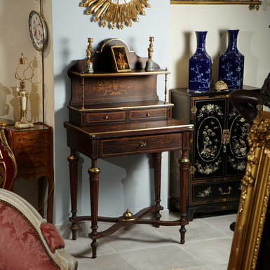 антикварний секретер