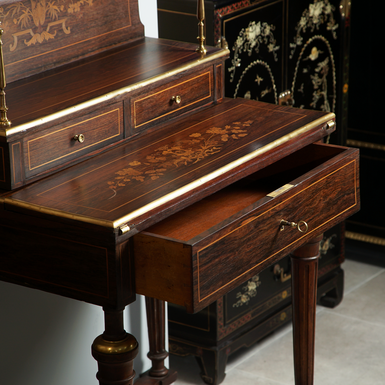 секретер із висувними ящиками