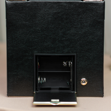 Скринька на батарейках для наручних годинників