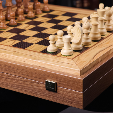 дерев'яна шахівниця