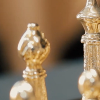 wow video Шахматы «Стаунтон» в бордовом оттенке от Manopoulos (44x44 см)