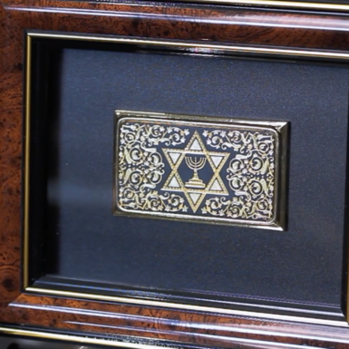wow video Engraving "Menorah" by Anframa (hand gilding)