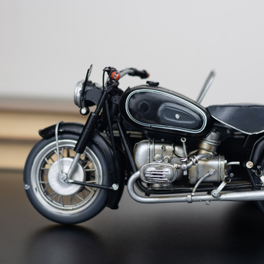 Детализированная модель ретро мотоцикла