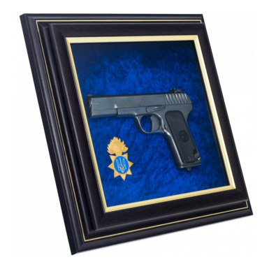 Пістолет ТТ та емблема Національної гвардії України (копія) купити
