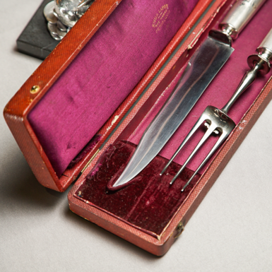антикварні виделка та ніж
