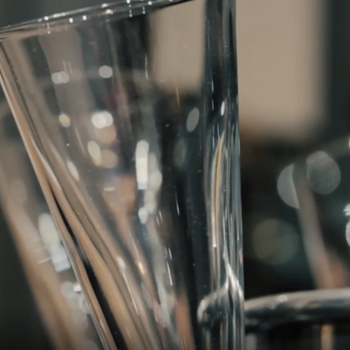 wow video Ведро для шампанского с бокалами "Celebration" от Freitas & Dores