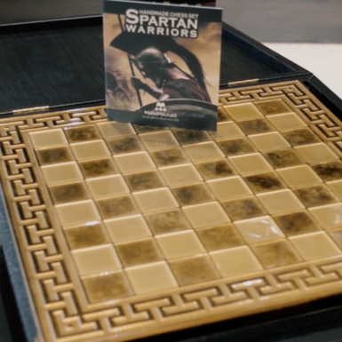 wow video Шахматы «Спартанский воин» от Manopoulos