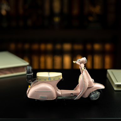 Vespa metal model photo