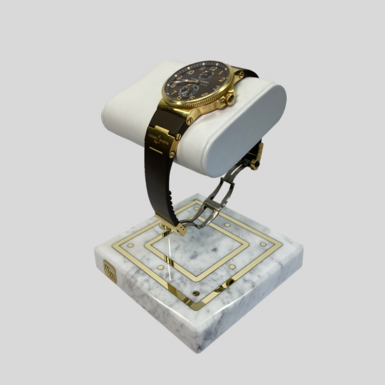 watch stand photo